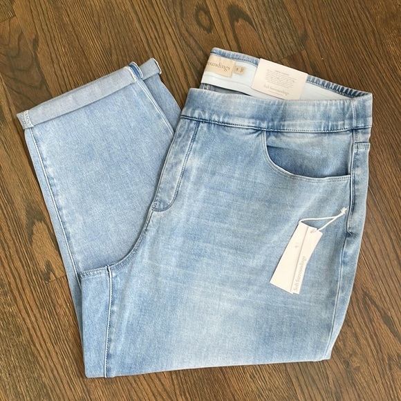 Soft Surroundings The Ultimate Denim Pull-On Crop Jeans in everwash straight leg - Picture 14 of 15